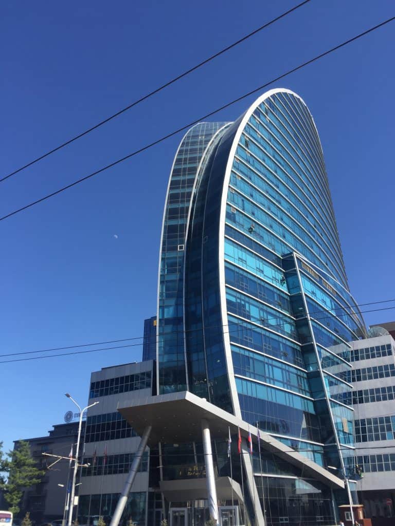Blue Sky Tower südlich des Sukhbaatar Platzes in Ulaanbaatar