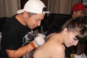 Tattoos in der Mongolei während Skin & Canvas